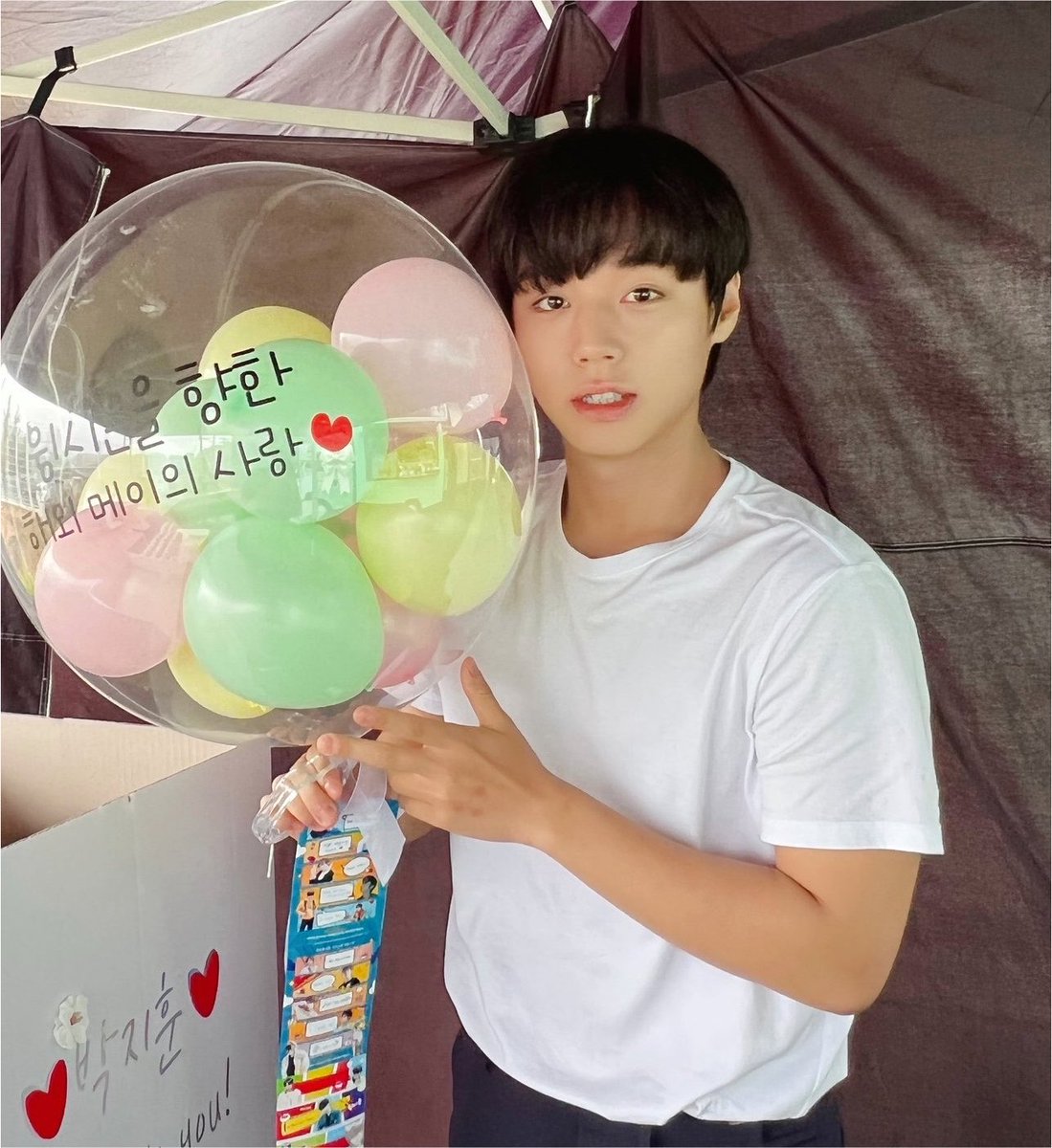 xhdxhdRo's tweet photo. 걍내가사진쭈워옴 https://t.co/c8zVniUc8a