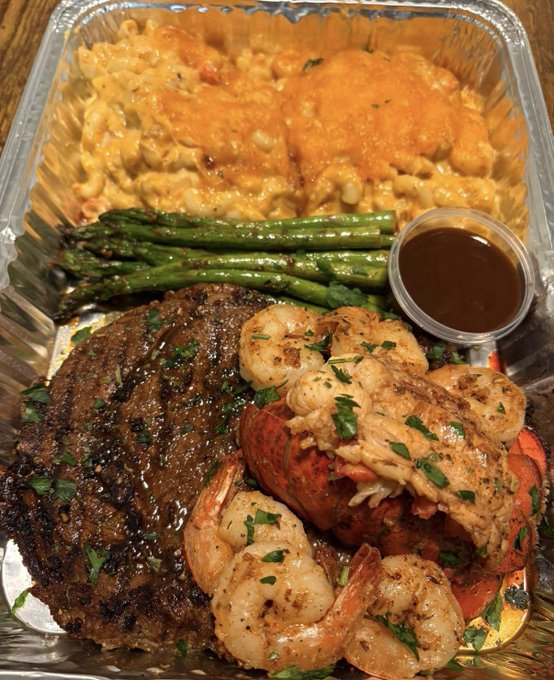 FoodPleaser's tweet photo. Surf &amp; Turf Feast https://t.co/pEk0kIhWCH
