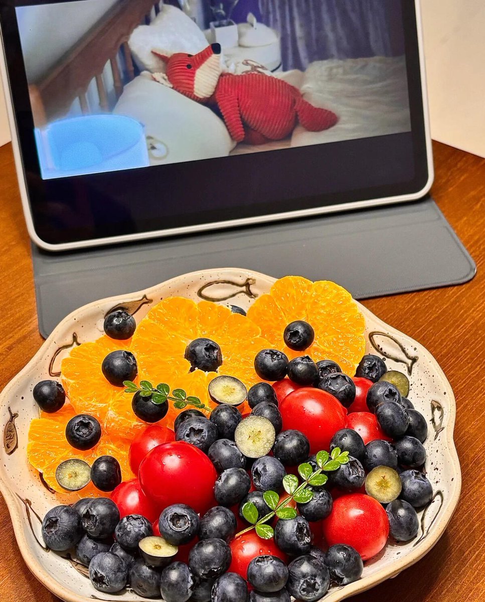 bxzvr0's tweet photo. This fruit platter looks so beautiful! #CreativeFruitPlattery #FruitCreativeWaysToEat #FruitPlattery #HealingFood #DailyFruit https://t.co/9JMPl6hqHS