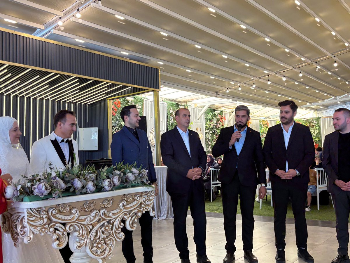 altindagakgnc's tweet photo. Yönetim kurulu üyelerimiz Abdüssamed ve Meryem’in düğün merasimine Genel Merkez Tanıtım ve Medya Birimi Başkan Yardımcısı @efedemirhann, İlçe Başkanımız @Fatih__Bildik, Belediye Meclis Üyemiz @hasanakyoll06, Gençlik Kolları Başkanımız @ahmetbrkcskn03 ve Yönetim Kurulu Üyelerimiz ile katılım sağladık.

Kardeşlerimize bir ömür boyu saadet diliyoruz. 🧿