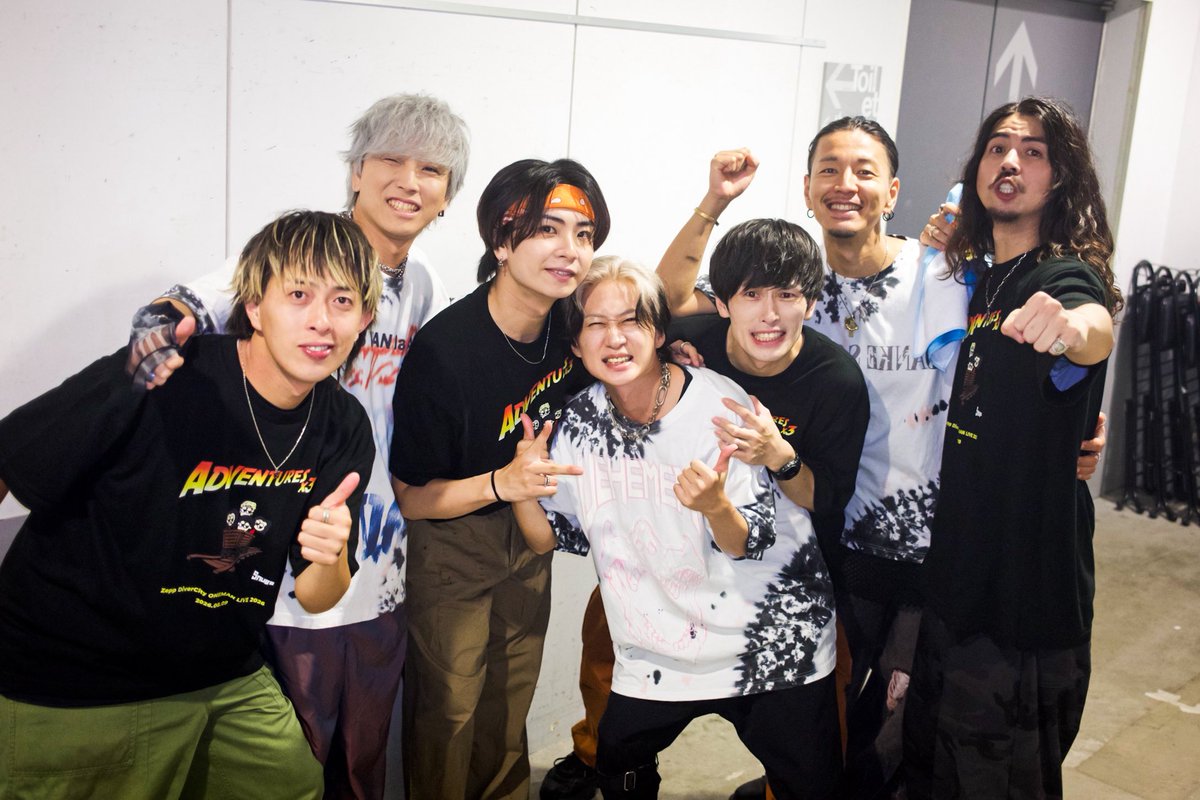 M_D_J_official's tweet photo. 8/9(SUN)
Snugs @Snugs_official ONEMAN LIVE
「スナッグスですよ！全員集合〜冒険冒険また冒険〜」
@ Zepp DiverCity(TOKYO) @zeppdivercity 

サプライズfeaturingゲストとして
「ヒカリ」コラボ出演してきました✨
皆様ありがとうございました‼️

https://t.co/zKsNIs25wE

#MDJ #Snugs #ヒカリ https://t.co/HiXnZccC6I