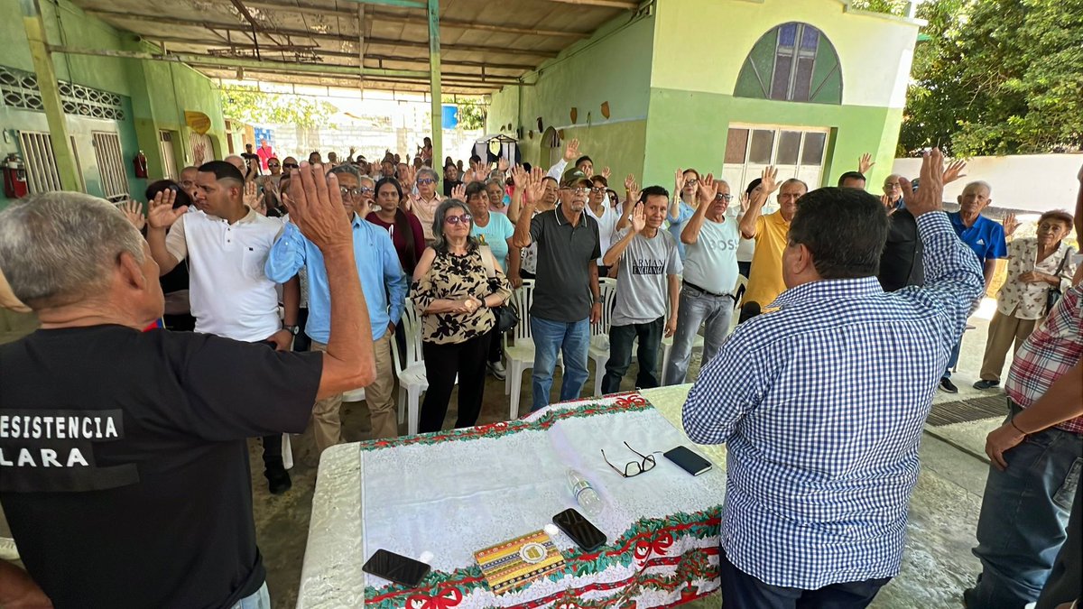 ADOrg_Laraof's tweet photo. 🇻🇪 ¡La resistencia se organiza desde las bases! 

Hoy juramentamos 50 Comités de Acción Política y Social (CAPS) de Acción Democrática en Resistencia en el municipio Iribarren. https://t.co/iRku8y5Tgj
