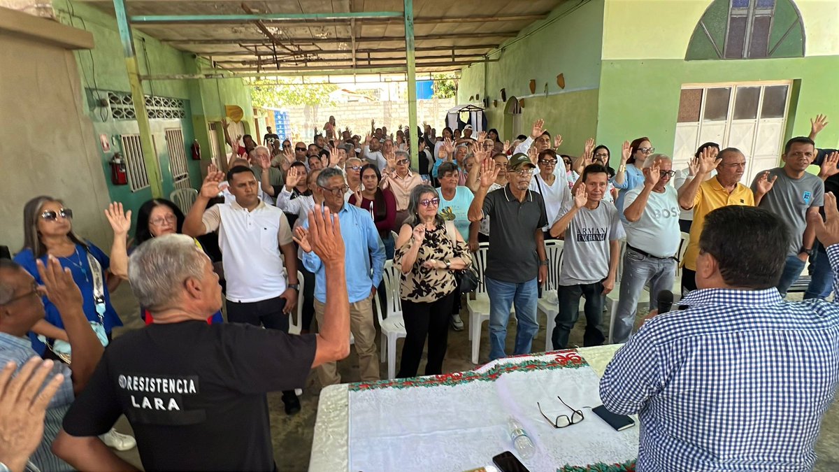 ADOrg_Laraof's tweet photo. 🇻🇪 ¡La resistencia se organiza desde las bases! 

Hoy juramentamos 50 Comités de Acción Política y Social (CAPS) de Acción Democrática en Resistencia en el municipio Iribarren. https://t.co/iRku8y5Tgj
