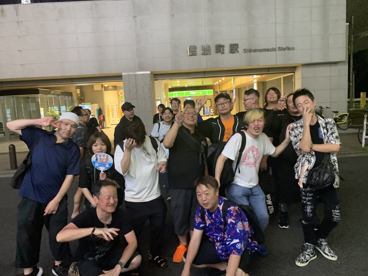 chan_hide96's tweet photo. みんなとバイバイした😭
1日めちゃくちゃ楽しかった♡

また今年も最高の夏の思い出が出来ました︎^_^
あれだけの人数を調整して幹事、企画するのはほんとに大変だしそれを毎年やってくれる、集まるのはたつやさんの人望だしほんとに感謝です😌

写真めちゃくちゃ撮ったので載せていきますね✌️ https://t.co/1GLMvroCEf