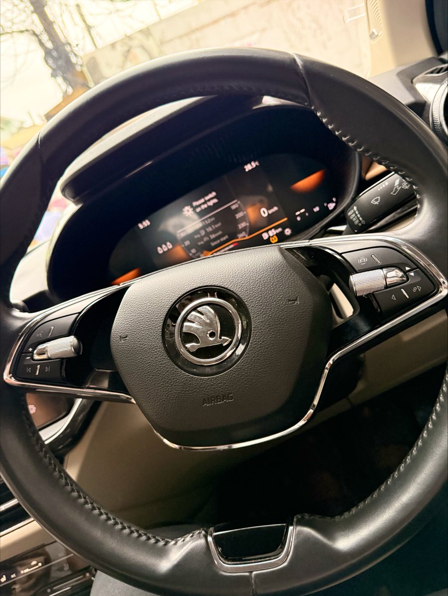 RSOpinions's tweet photo. I feel more energetic when I hold this wheel.
It feels like ages since I last took a long drive!
I think it’s time to plan one soon to escape from all this busy schedules.
#longdrive #business #skoda https://t.co/UHgHjo7eKo