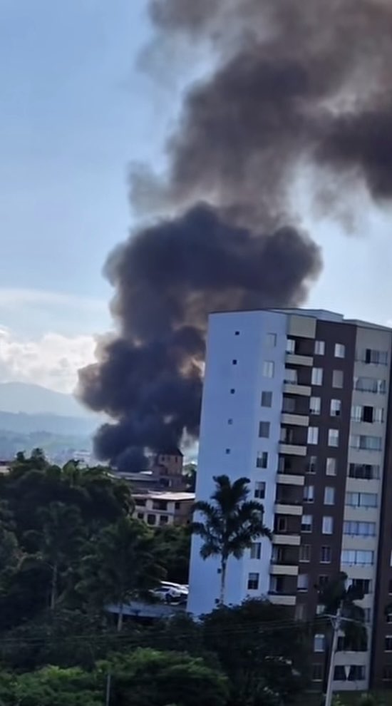 IkeCampeon's tweet photo. 18.000 millones de pesos para conciertos ✅

Usar ese dinero para al menos tener un cuerpo de bomberos con estándares mínimos ❌❌

Cada vez es más ridículo el “alcalde” de esta ciudad https://t.co/Ev8trcx4ej