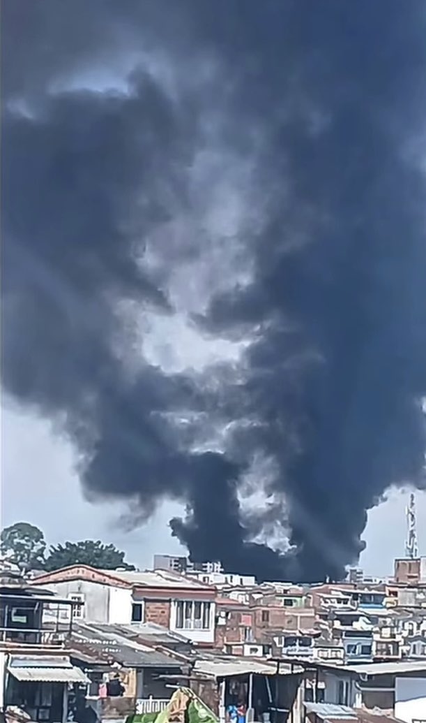 IkeCampeon's tweet photo. 18.000 millones de pesos para conciertos ✅

Usar ese dinero para al menos tener un cuerpo de bomberos con estándares mínimos ❌❌

Cada vez es más ridículo el “alcalde” de esta ciudad https://t.co/Ev8trcx4ej