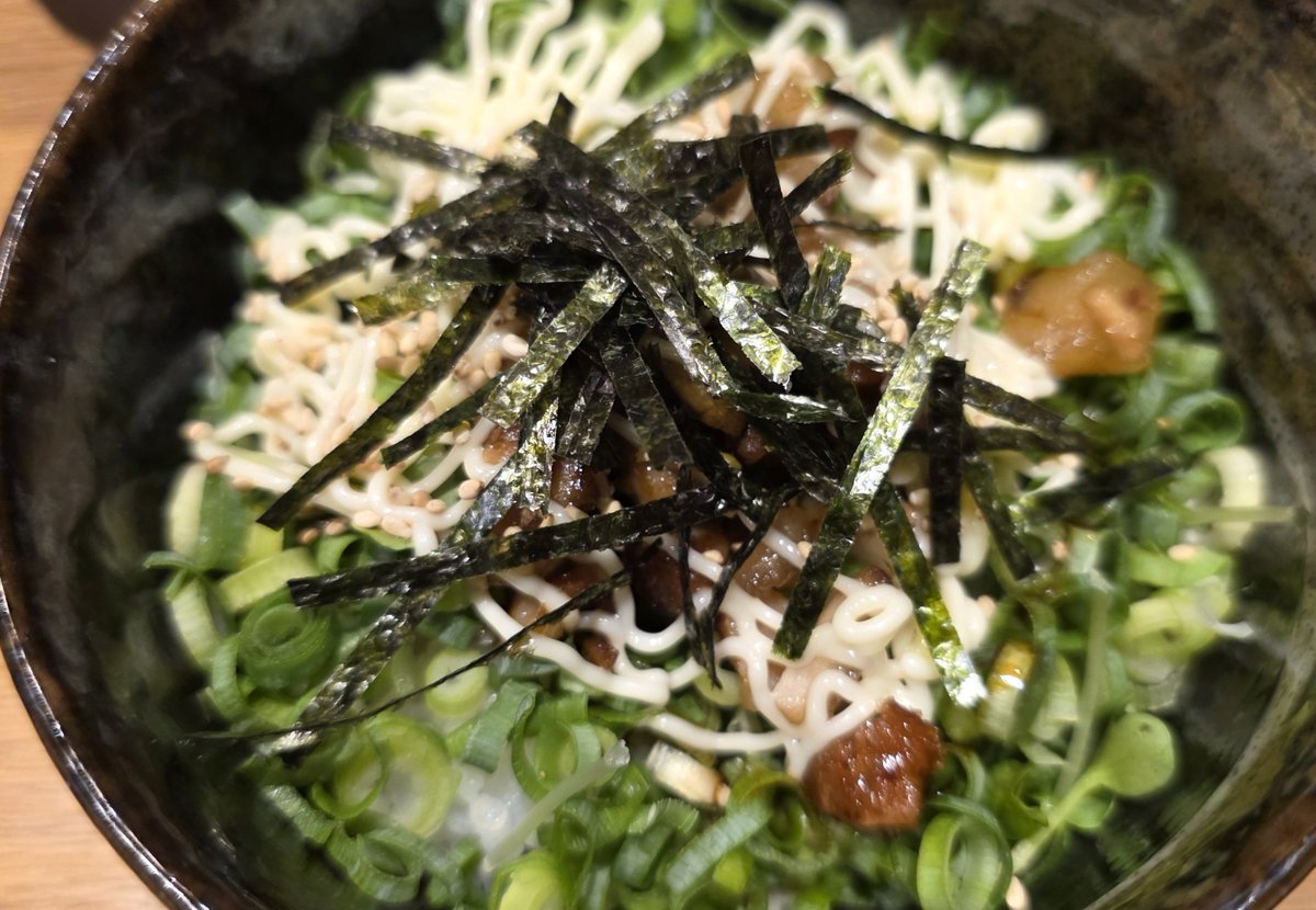 Taeken01's tweet photo. 日曜は久しぶりの雀荘からのラーメン
めっちゃ平たい結果で楽しい戦いだった https://t.co/8xh1deiX5w