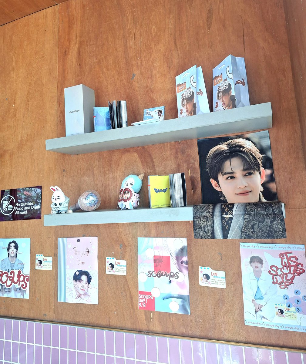 ilwonmin's tweet photo. 32 Letters to Scoups Birthday Cafe event, everything is super cutesy📭⭐️ apalagi photo framenya duhhh sangat nyetrum kaciww😆🍒💕

thanks for the event @pajeonwo @coupslogy kak🌷

#Letters2Scoups 
#에스쿱스 #SCOUPS #SEVENTEEN https://t.co/JUrJZu3Elb