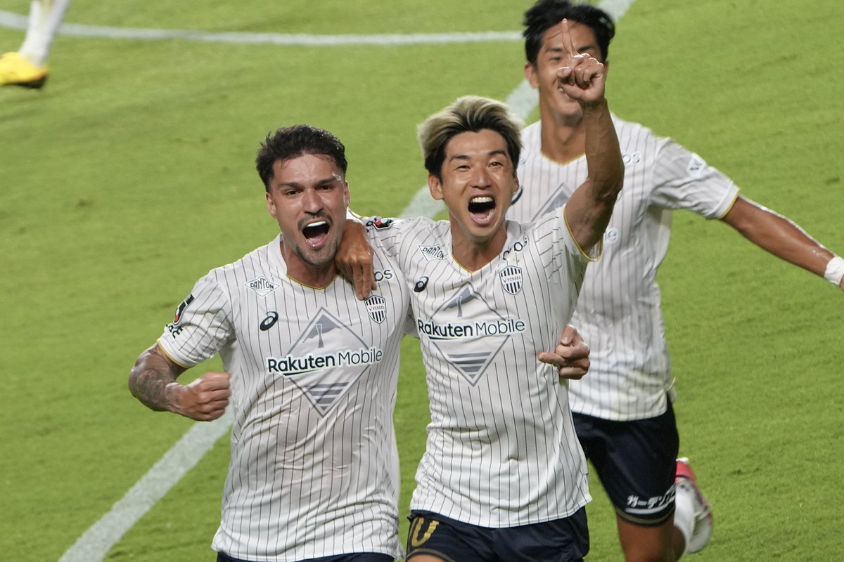 mori_no_mococo's tweet photo. トゥーレルからの大迫さん
私得すぎ🥹💯

#ヴィッセル神戸 #大迫勇也 #福岡神戸 https://t.co/gT4C99gwBg
