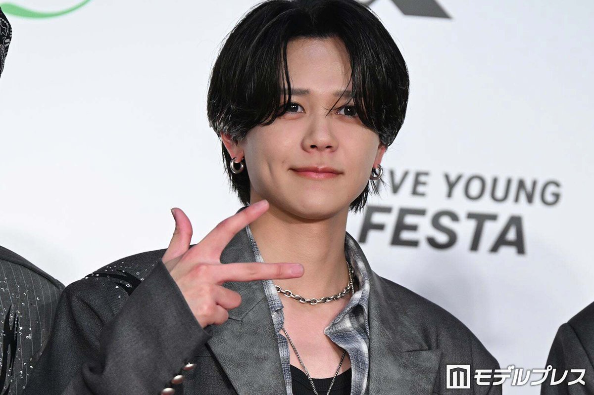 modelpress's tweet photo. /／
きょう8月10日は
INI藤牧京介の誕生日🎂
\＼

国民が恋したパーフェクトボイスに
鋭いワードセンス、男気あふれる
グループのメインボーカル京介くん🐶

MINIの皆さん「京ちゃんのここが好き！」
リプで教えてください💭💙

#HappyKyosukeDay https://t.co/r5W6sceviV