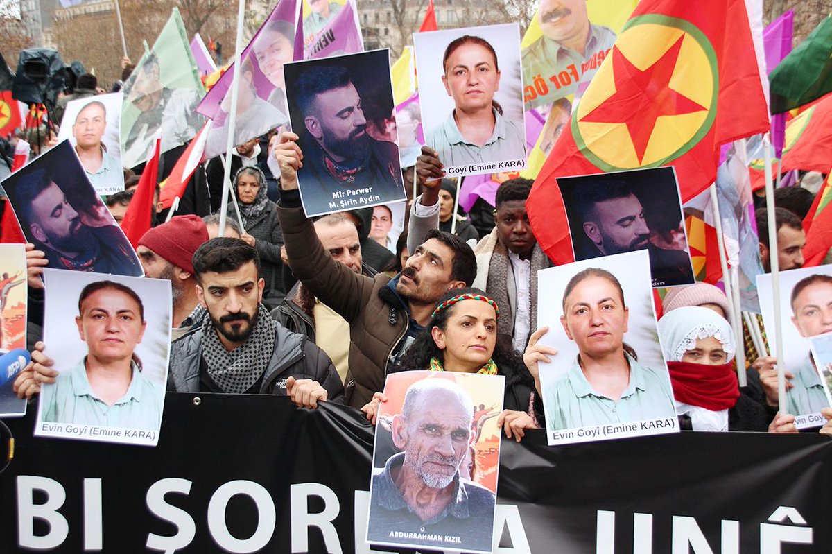 y_ozgurpolitika's tweet photo. 📌İkinci Paris Katliamı davası 23 Şubat’ta 

◾️Paris'te 2022'de üç Kürdün katledildiği saldırının faili William Malet, 23 Şubat-8 Mart 2027 tarihleri arasında Paris Ağır Ceza Mahkemesi'nde yargılanacak.

https://t.co/EdSOvllnQL https://t.co/GrUuWFGaiB