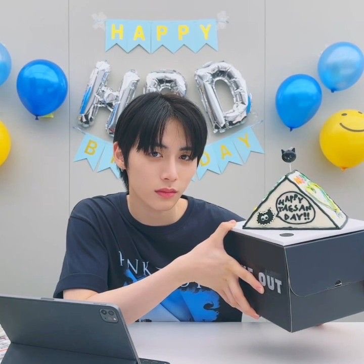 unnnlock's tweet photo. 벌써네번째생일을축하해줄수잇음에감사하고늘변하지않고열심히활동해줘서고마워네가하는모든것들온마음다해서응원하고사랑할게생일축하해 

#온세상이_태산이로_가득한날 
#its_T_time
#夏の主人公の誕生日 https://t.co/ysgXlEZ3f2