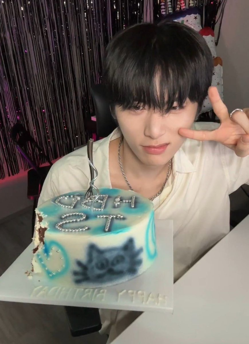 unnnlock's tweet photo. 벌써네번째생일을축하해줄수잇음에감사하고늘변하지않고열심히활동해줘서고마워네가하는모든것들온마음다해서응원하고사랑할게생일축하해 

#온세상이_태산이로_가득한날 
#its_T_time
#夏の主人公の誕生日 https://t.co/ysgXlEZ3f2