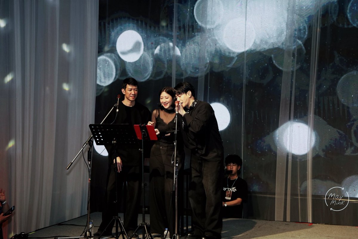 maymink's tweet photo. บันเทิงมาก เริ่มงานมีน้ำตาด้วยความคิดถึง ยิ่งร้องยิ่งตลก เป๊กกกกกหยุดดิ #Peck_IGYFanmeet #เป๊กผลิตโชค #peckpalitchoke https://t.co/xzrN44WCPP