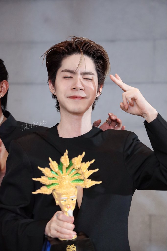 Chasing7thStars's tweet photo. ลูกผมเองค้าบบบบบ เก่งมากเจ้าอ้วมมมมม @jj_rcp 🏆🥇✨

NetJJ Golden Carpet
#NakaratAwards2026xNetJJ
#jj_rcp #NETJJ https://t.co/pghUdF26Cn