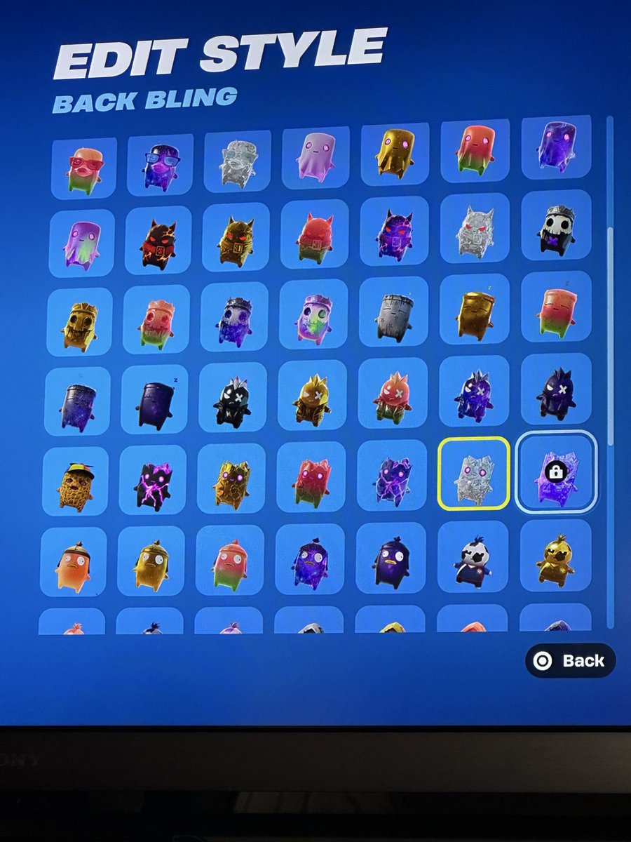 DarthShakes's tweet photo. @fem_angell @FortniteStatus Same https://t.co/e5UlJpRG1O