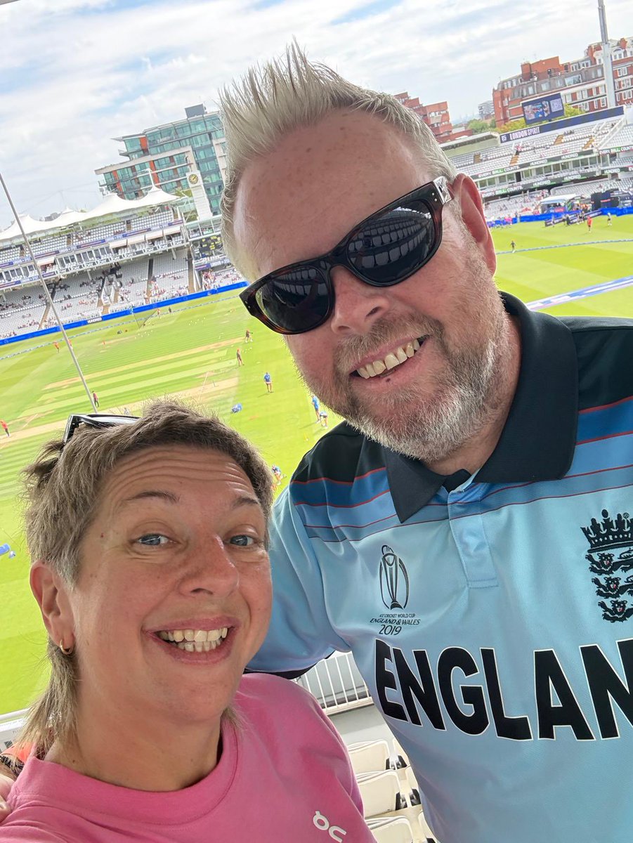 double0kmp's tweet photo. Lord’s for the @thehundred #londonspirit v #birminghamphoenix
#thehundred #cricket #hundred #meerkat #hot #howzat https://t.co/qXcuuEEOBi