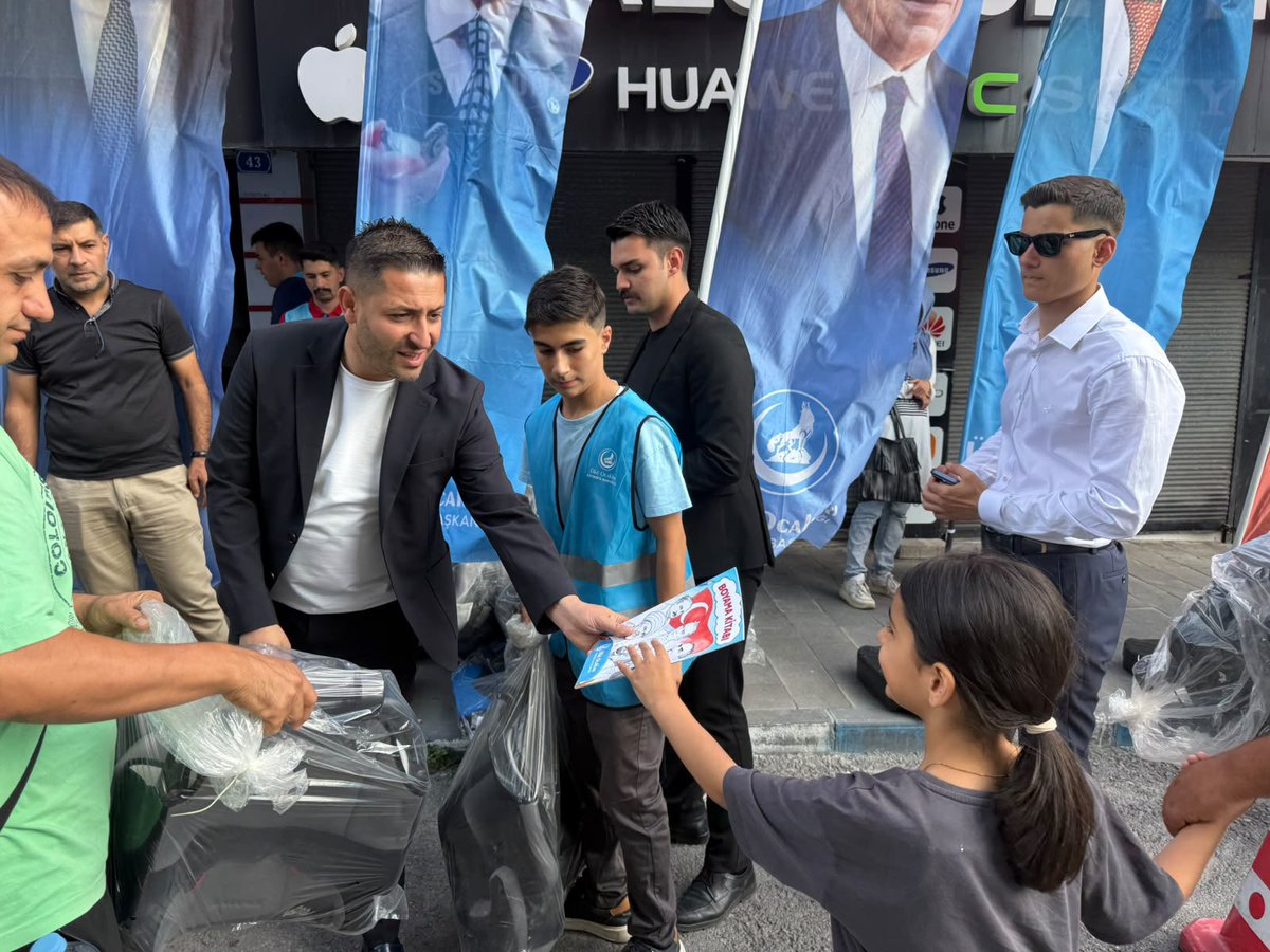halityagmur's tweet photo. Geleceğimizin teminatı evlatlarımızın güvenliği için toplam 380 adet araç çocuk koltuğu ve 650 adet yükseltici olmak üzere 1.030 ailemize ulaştık.

Bizim için her bir koltuk, bir evladımızın güvenliği; her bir tebessüm ise yarınlara olan umudumuzdur. Türk gençliğinin ve Türk aile yapısının yanında olmaya, toplumsal fayda sağlayan projeler üretmeye devam edeceğiz.

Destek veren, katkı sunan ve yoğun ilgi gösteren tüm hemşehrilerimize teşekkür ediyor, çocuklarımıza sağlıklı ve güvenli bir gelecek diliyoruz.

Tek derdimiz Türk gençliği, en büyük sorumluluğumuz ise onların güvenli yarınlarıdır.

@ayyildirim1 
@Ulku_Ocaklari
