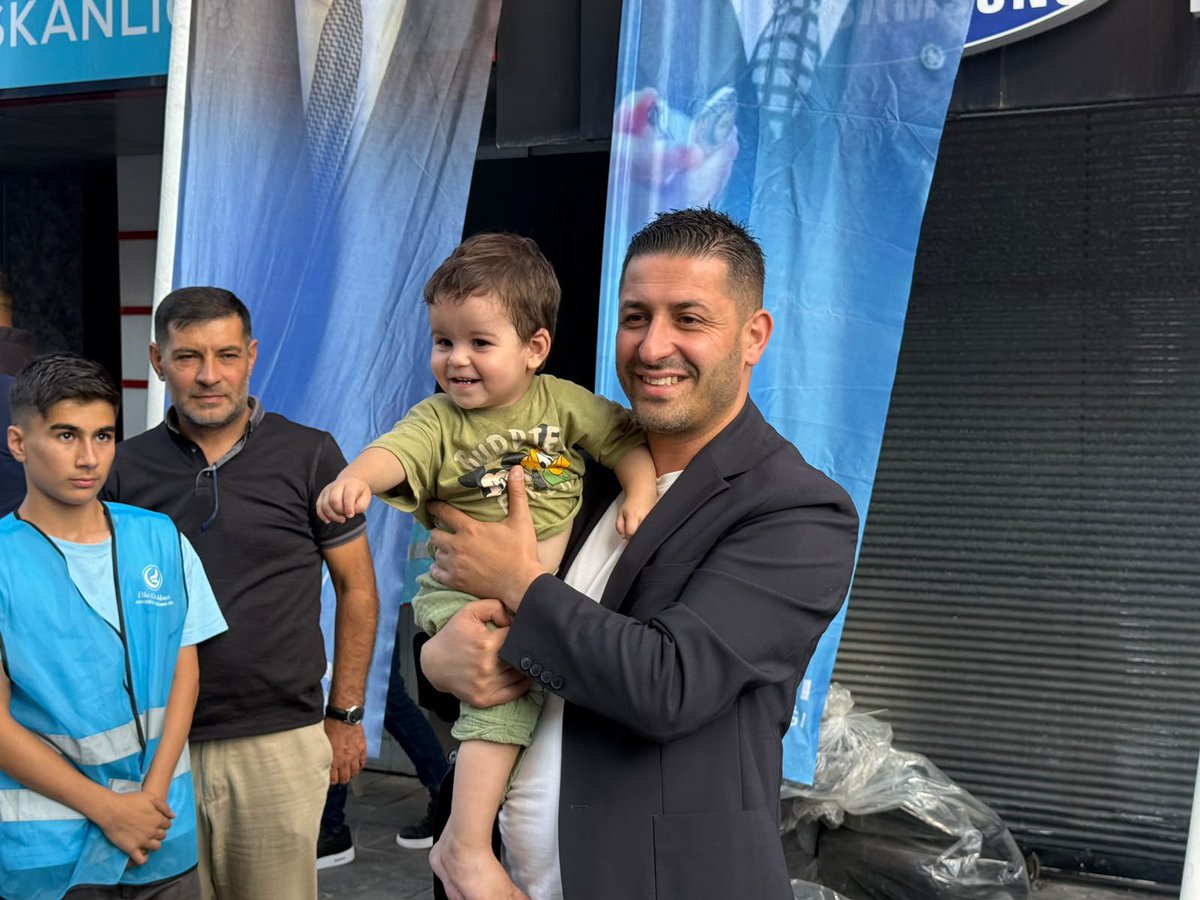 halityagmur's tweet photo. Geleceğimizin teminatı evlatlarımızın güvenliği için toplam 380 adet araç çocuk koltuğu ve 650 adet yükseltici olmak üzere 1.030 ailemize ulaştık.

Bizim için her bir koltuk, bir evladımızın güvenliği; her bir tebessüm ise yarınlara olan umudumuzdur. Türk gençliğinin ve Türk aile yapısının yanında olmaya, toplumsal fayda sağlayan projeler üretmeye devam edeceğiz.

Destek veren, katkı sunan ve yoğun ilgi gösteren tüm hemşehrilerimize teşekkür ediyor, çocuklarımıza sağlıklı ve güvenli bir gelecek diliyoruz.

Tek derdimiz Türk gençliği, en büyük sorumluluğumuz ise onların güvenli yarınlarıdır.

@ayyildirim1 
@Ulku_Ocaklari