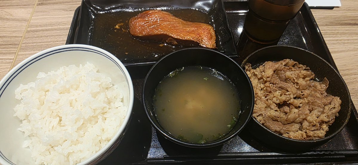 timaneko1031's tweet photo. えへへ https://t.co/pNuCyqsNGa