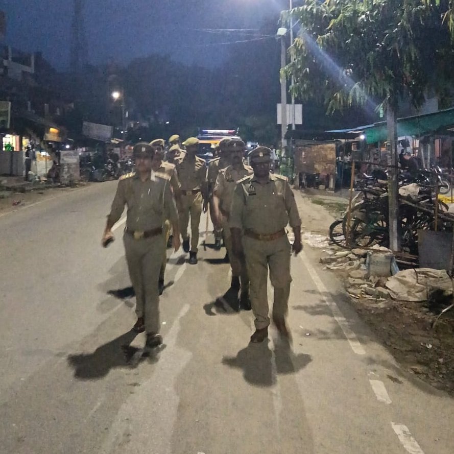 unnaopolice's tweet photo. जनपद में सुरक्षा एवं शांति व्यवस्था को अक्षुण्य बनाये रखने हेतु आज दिनांक 09.08.2026 को थाना फतेहपुर चौरासी पुलिस द्वारा थाना क्षेत्र में पैदल गस्त की गयी। #UnnaoPolice #UPPolice
@Igrangelucknow https://t.co/BbQZYUxrvT