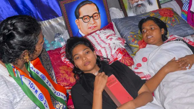 jharwatch's tweet photo. LATEST: Jharkhand agrees to cancel 3 exams, all JPSC members resign as protest continues.

Via @IndianExpress 

https://t.co/V74Gix2LMj https://t.co/oHirJhoik1