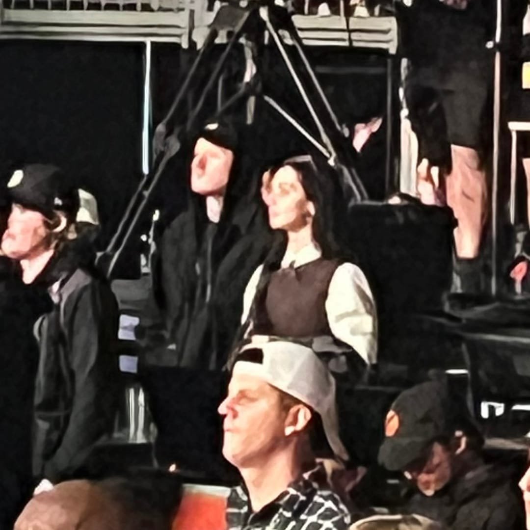 kuyasmilexo's tweet photo. @itsjustgreyy @returntopassion so what do you think about her and noah going to twenty one pilots' concert together 🥰 https://t.co/sUXG5h5Qfc