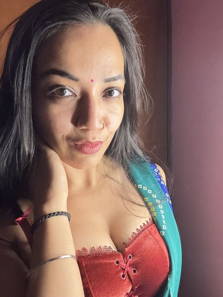 UlluWebAct's tweet photo. Sneha Paul or Mishti Basu?

#SnehaPaul #PallaviBasu #Ullu https://t.co/jiMVQuy6LA