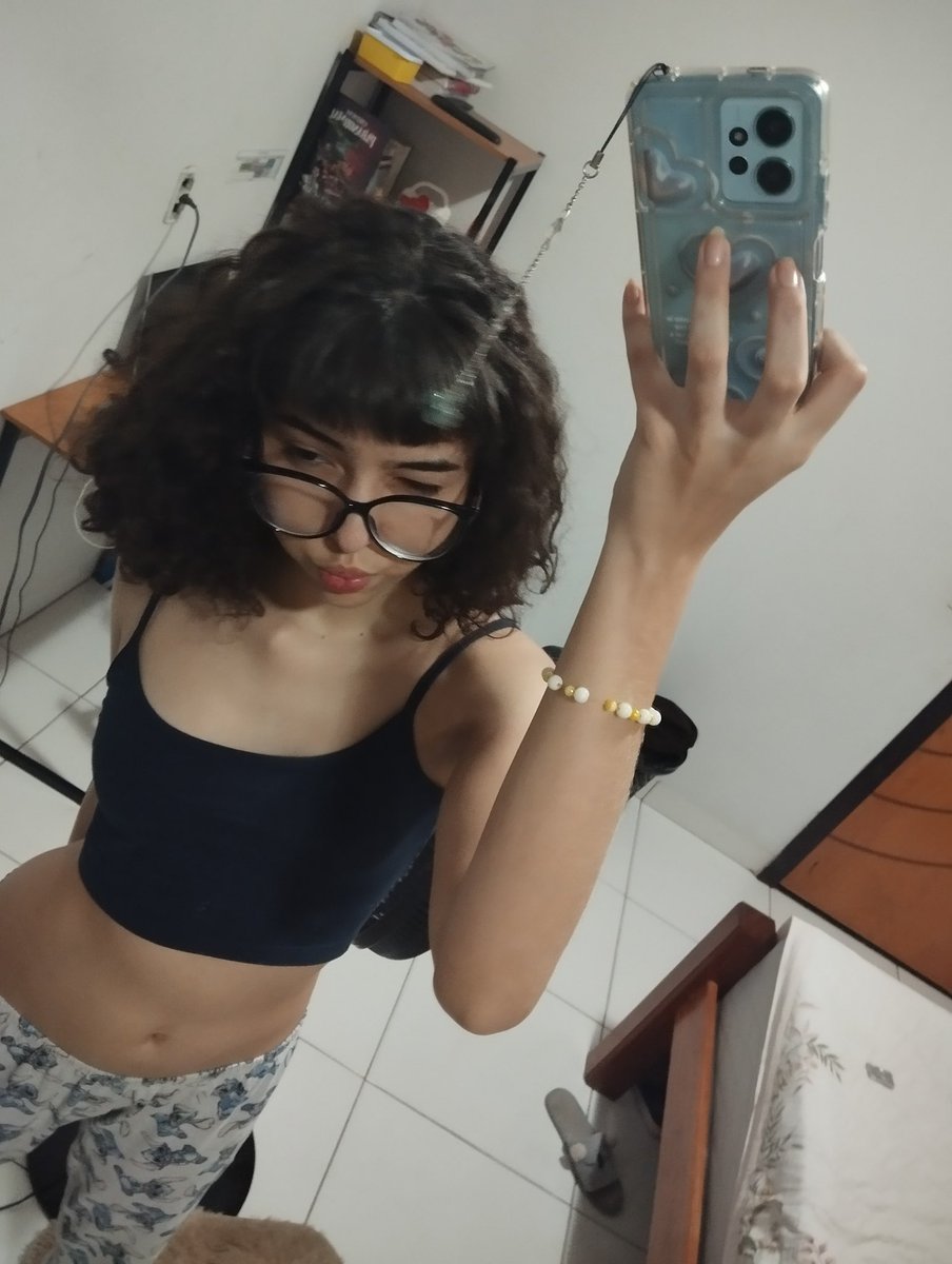 chuuhkjl's tweet photo. oi migos to com saudade da minha franjinha e do meu cabelo pituco #voltabb https://t.co/krJIQsXwkw