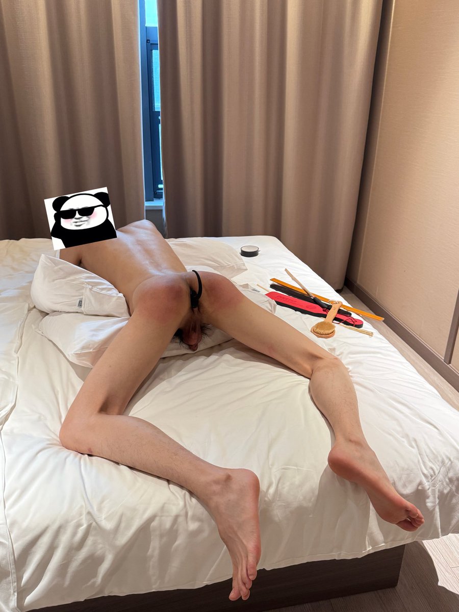 hu_ui3358's tweet photo. 粉粉的屁股加上可以爱的小尾巴…
#打屁股 #spank #白袜 #体罚 #男大 https://t.co/iDRoUeTSP1