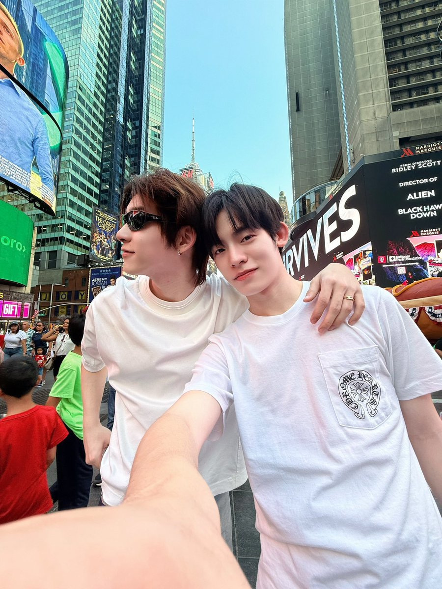 sosohwann's tweet photo. เดี๋ยวนะ กุเพี้ยน สรุปข้างไหนนนนทำดีๆดิ้ㅠㅠㅠㅠㅠ https://t.co/Sx7BUyDgZS