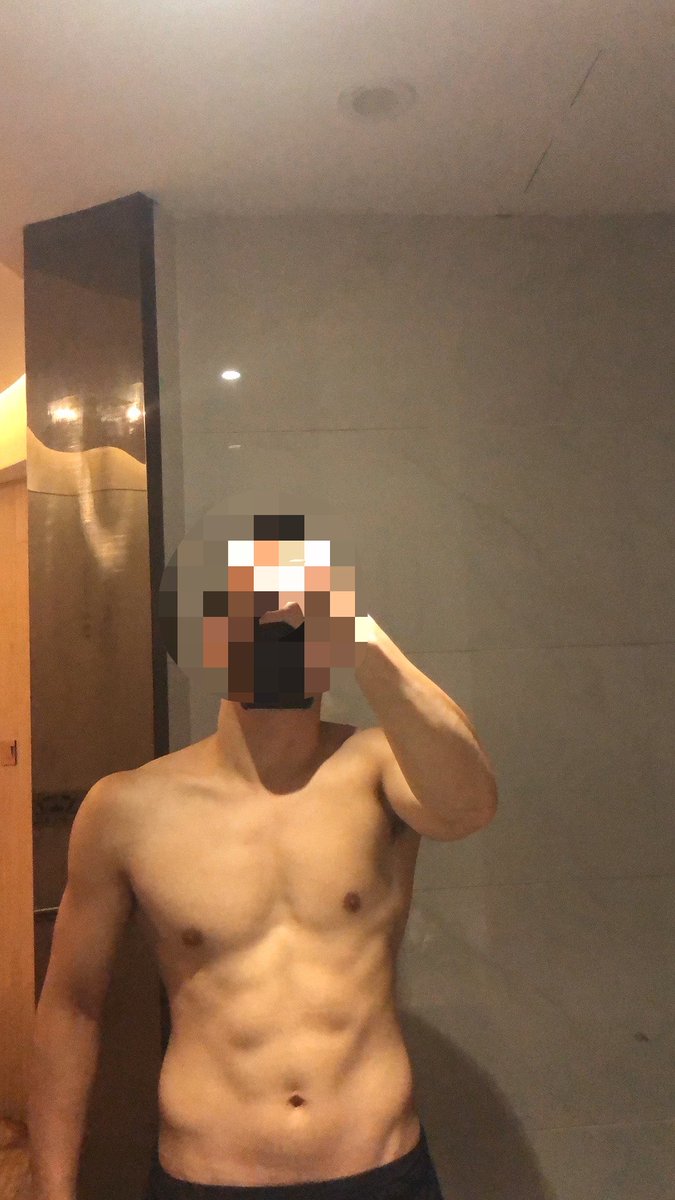 junge2edge's tweet photo. A07 真实体育老师粗口骚同
一个很自负的肌肉直男💪
骚扰他的男同太多，他很熟悉这种模式
但是拒绝任何男同碰他
他可以展示给男同看他的任何武器，享受被worship的感觉（本身不歧视，却对男同有特殊癖好
大家可以理解吗？
#肌肉 #直男 #体育老师 #射精 https://t.co/wcBLzGNdvF