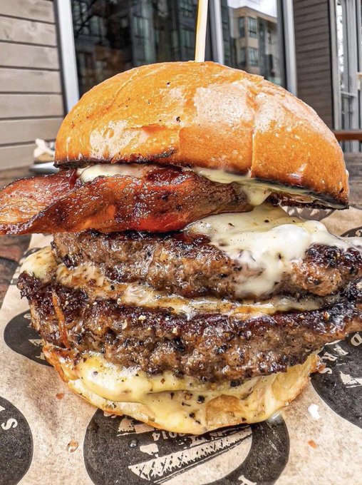 FoodPleaser's tweet photo. Burger Time 🍔 https://t.co/tzR38Brn0K