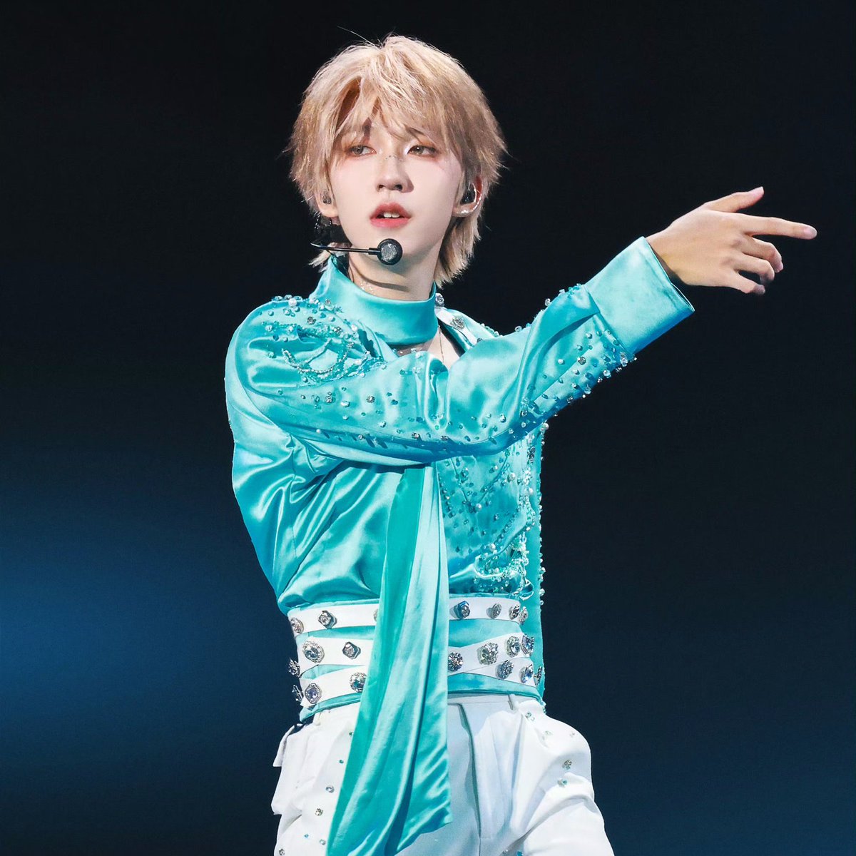 heixiangs's tweet photo. yall sexualised the word daddy and mommy so much my kids are going to have to call me water junlin because thats MAMA https://t.co/db9O8DMiD0