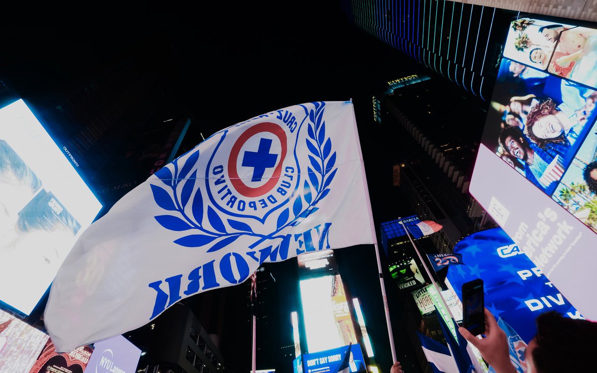 CruzAzul's tweet photo. LOS AZULES EN TODAS PARTES. 💙🗽 https://t.co/GuW2GgiUqd