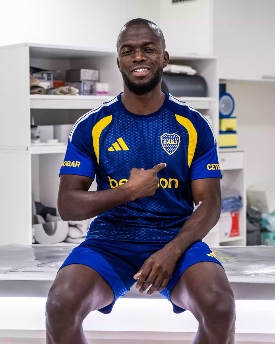 CLMerlo's tweet photo. 🚨[OFICIAL] Boca anunció la llegada de Enner Valencia. 
*️⃣El delantero firmó contrato hasta diciembre de 2027. Arribó como agente libre tras su paso por Pachuca. https://t.co/WLzKpXsoIU