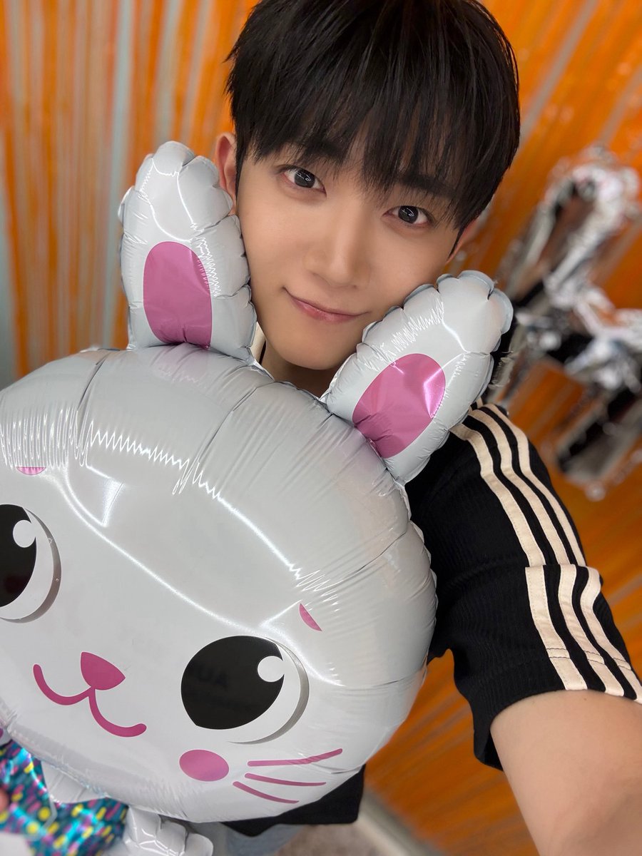 pomipopo89's tweet photo. 🐰🎂🩵 https://t.co/RhwmkQUWvn