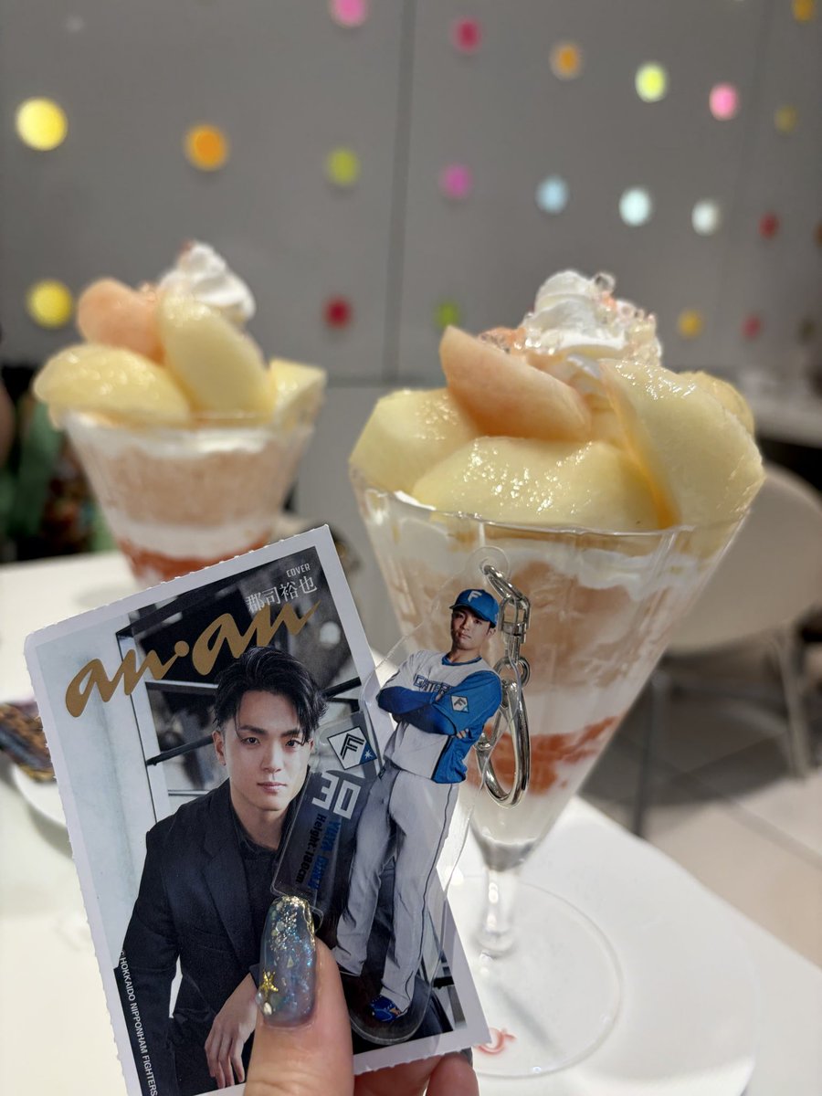 Cafechangs's tweet photo. 球場以外でこのアクスタ持��てきたの初めて🍑 https://t.co/rqq4XdqFoZ