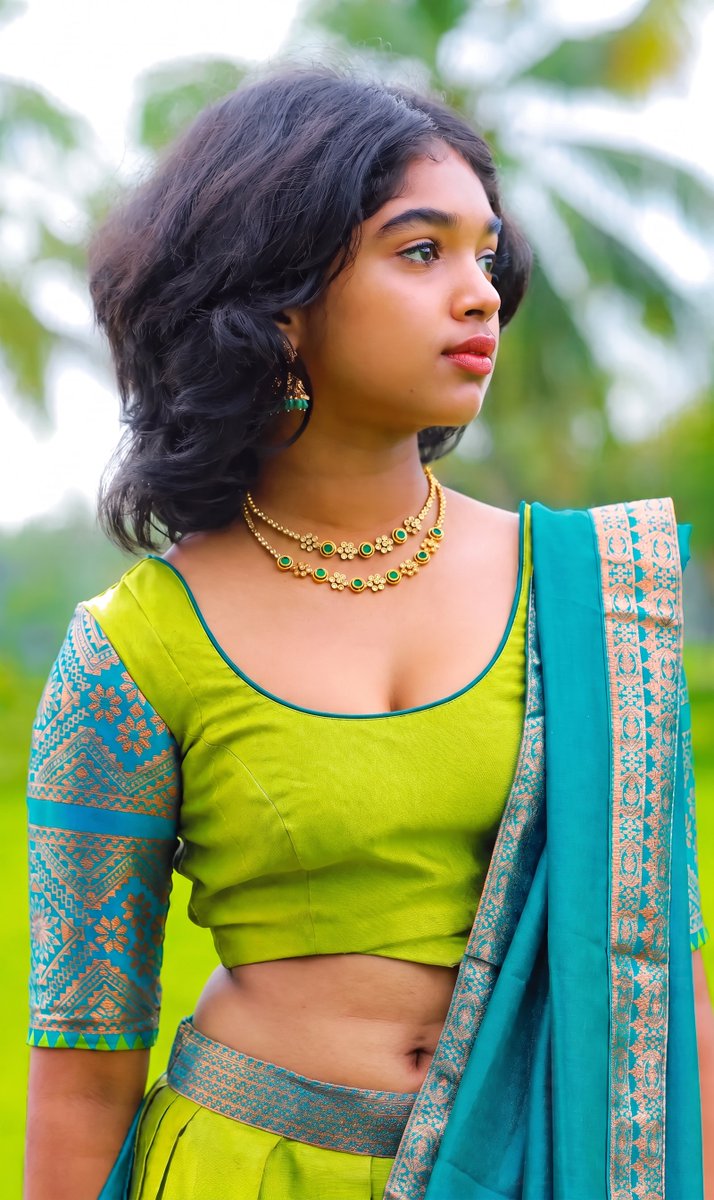 Lowreshotties's tweet photo. Anamika in hd Zoom panni adichikonga https://t.co/K17ryzriQE