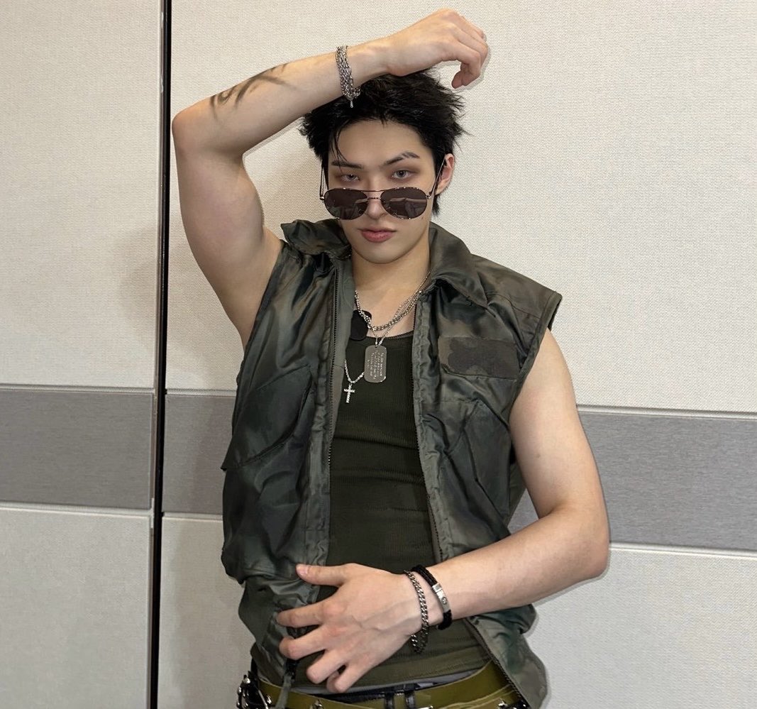 minkisarmpit's tweet photo. he’s been openly posting his armpits for some time now #WhatThatMean https://t.co/JodWQ6phSE
