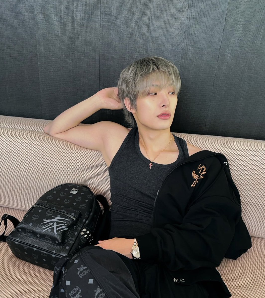 minkisarmpit's tweet photo. he’s been openly posting his armpits for some time now #WhatThatMean https://t.co/JodWQ6phSE