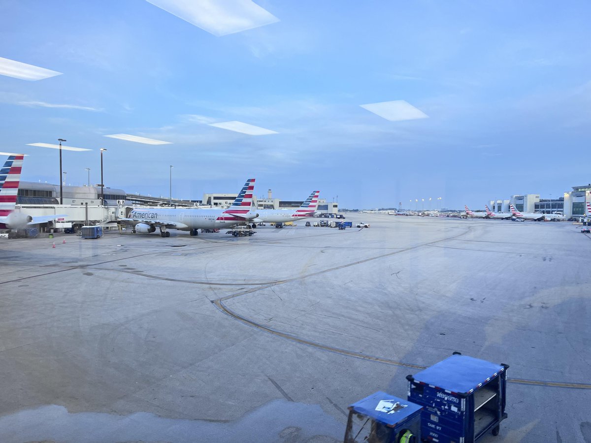 CherryMiann's tweet photo. This flight was really long！ https://t.co/qMw8so3S99
