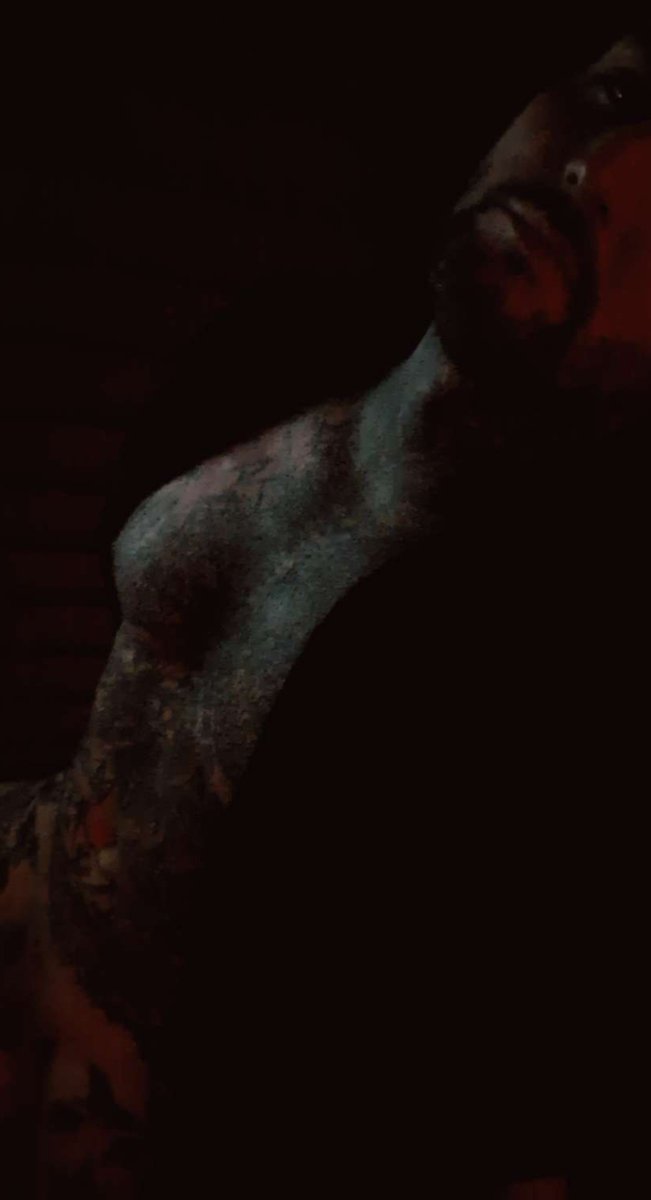 Tony_MymInked's tweet photo. Dans la pénombre il s'en passe des choses si vous saviez https://t.co/mpCHvThcUc #Ink #Selfie #Mym #naked #nude #shirtless #Inked https://t.co/yTUnkFb2cO