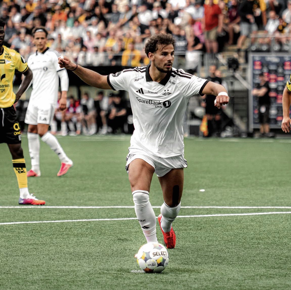 ChicheGoui's tweet photo. Amin Chiakha just can't stop scoring in the Eliteserien!

vs Kristiansund ⚽️
vs Start ⚽️⚽️
vs Fredrikstad ⚽️
vs Brann ⚽️
vs Lillestrøm ⚽️

20 years of age. A superb striker in the making. 🇩🇿💎 https://t.co/L94R99OzO0