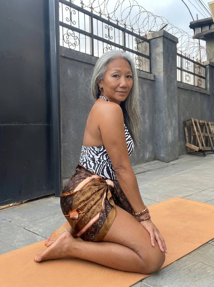 SweetSumi65's tweet photo. A little confidence never hurt anybody. ✨
#61YearsYoung #AgeIsJustANumber #fyp #viral #trending #reels #confidence #selfie #goodvibes #foryou https://t.co/VNatmrD553