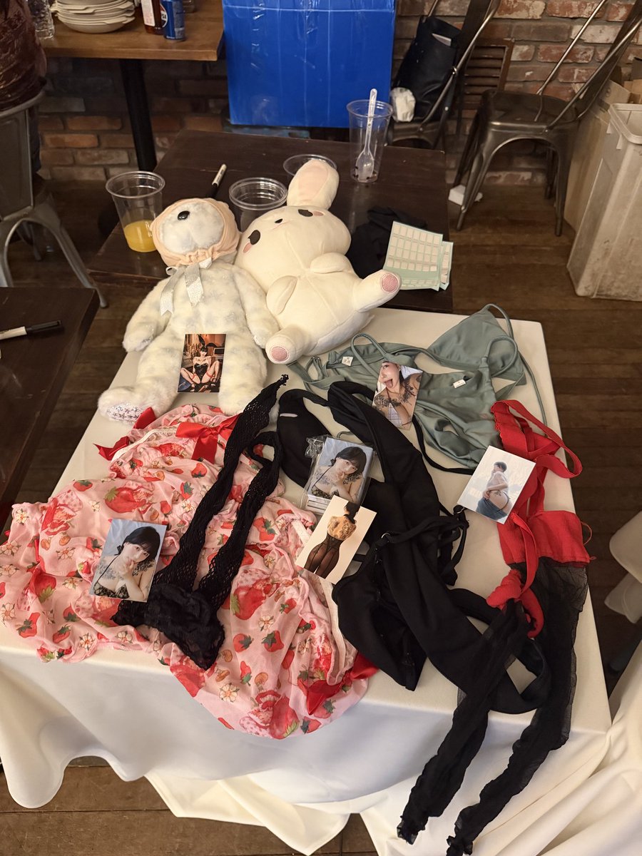171jun02's tweet photo. @crazycreative  단체 팬미팅 3등 감사합니다🥹💓
두번째 팬미팅이였는데 많이 와줘서 고마워요🙈
다음에는 어떤 굿즈를 준비해볼까? https://t.co/C0RbPawnz0