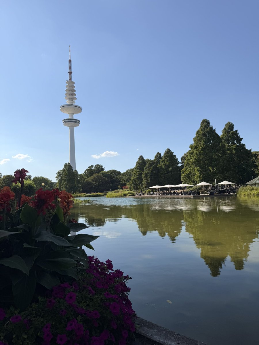 ElifGnen's tweet photo. Bu haftaki rotam: Planten un Blomen 🌺🌹 https://t.co/5tGBz0YoV8
