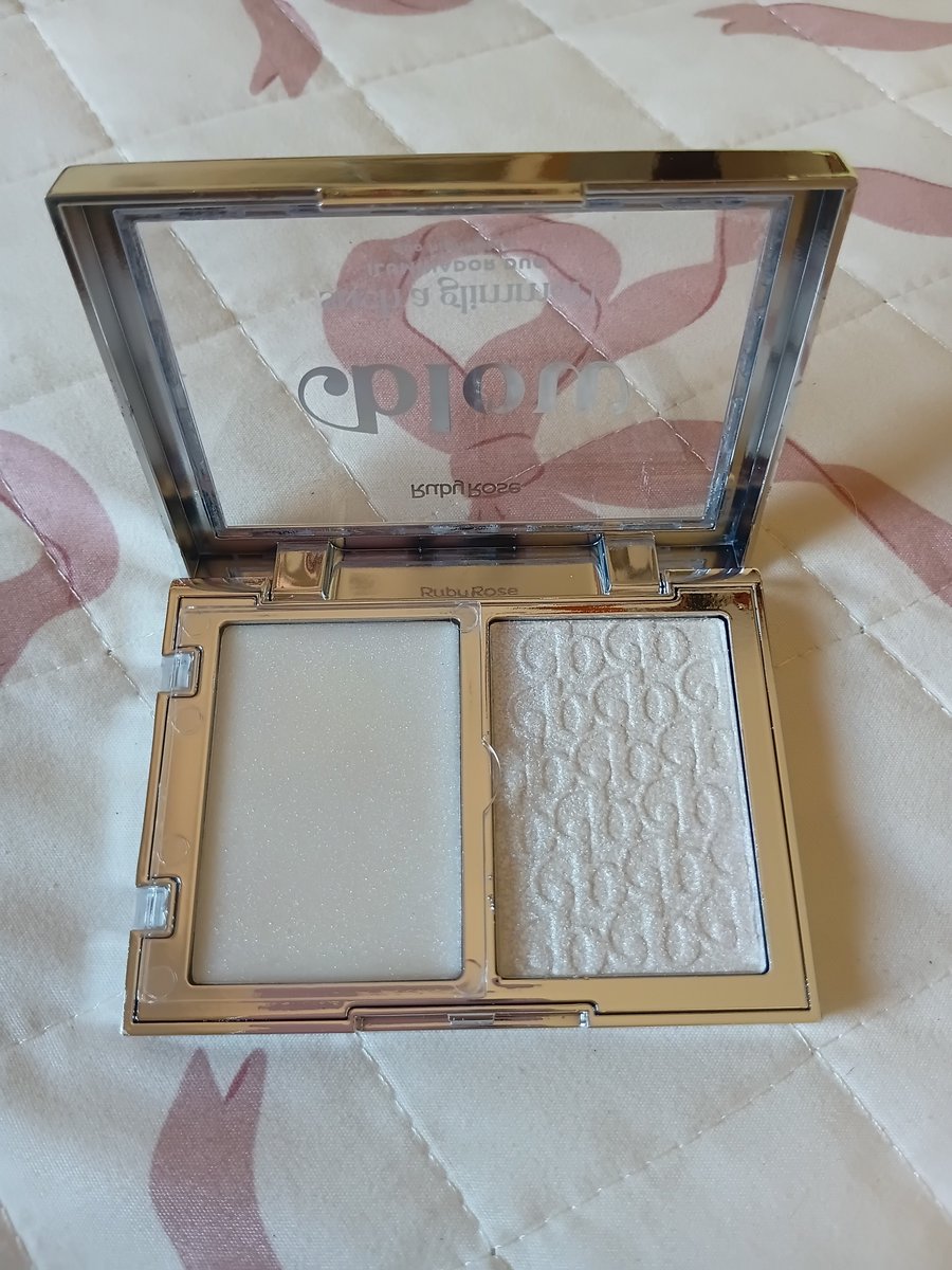 kuroogf's tweet photo. comprei esse iluminador duo da ruby rose e ele é perfeito!! e o melhor: custou R$29,90 https://t.co/4xgLqxUgja
