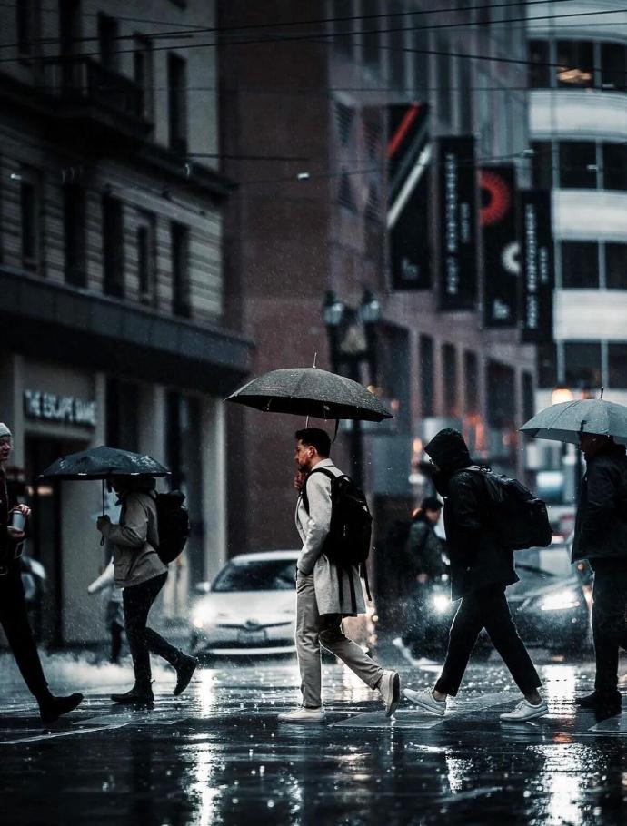 cutiecorrina's tweet photo. Walked into the rain without an umbrella. A stranger stopped, held their jacket over both of us, and we laughed through the whole short walk to the café. Kindness doesn’t need a big act, right https://t.co/P0a3vgRrUE
